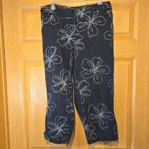 New York & Company Navy Floral Capris